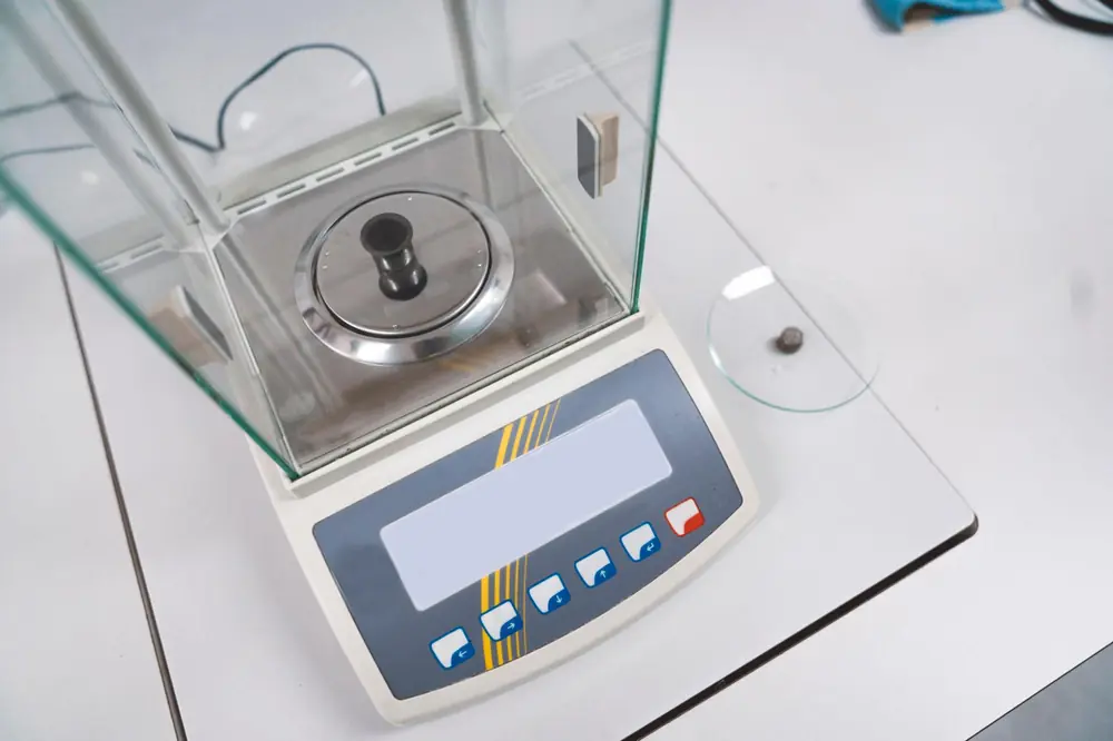 Analytical balance